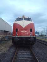Diese Ex- DB 220 053 habe ich in Koblenz- Ltzel im Industriegebiet aufnehmen knnen.