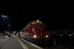 V 200 033 ist mit einem Sonderzug der Museumseisenbahn Hamm aus Winterberg zurückgekehrt (Hamm Hbf, 28.01.2023) 