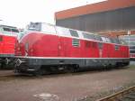 Das Bw Oberhausen-Osterfeld Sd ist immer fr eine berraschung gut:
Nachdem am 9. Mai 2009 die V200 137 (221 135 - 7)der Bocholter Eisenbahn zu Besuch war, steht heute, am 20. Mai 2009, die V200 116 zur Wartung bereit. 


