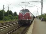 Die 220 033 war am 20.06.10 zu Besuch in Papenburg mit einem Sonderzug der Eisenbahnfreunde Hamm zur Meyer Werft