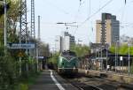 Der Beueler Bahnhof von seiner schnsten Seite.Zu sehen ist 220 053,die Brohler V200,die am 6.4.11 durch den Bahnhof fuhr.Man beachte die Lichthupe der Lokomotive!  