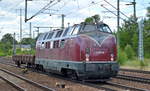 SGL V 270.10 (92 80 1221 124-1 D-SGL) mit einem Drehgestell-Flachwagen am 02.07.18 Bf.