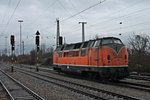 221 135-7 am 17.01.2015 beim umsetzten im Bahnhof von Müllheim (Baden).