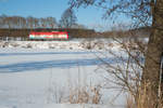 Nachdem 223 031 der Evb einen Kesselzug nach Cheb brachte, befindet sie sich hier bei Reuth wieder auf dem Rückweg nach Regensburg, 06.01.2017