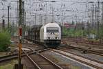 223 155 der PCT mit leeren ARS-Autotransportwagen. Aufgenommen am 11.05.2016 im Bremer Hauptbahnhof.