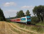 Die 223 063 am 15.08.2009 mit dem RE nach Nrnberg bei der Einfahrt in Furth im Wald.