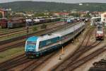 223 071 mit dem Alex nach Prag bei der Ausfahrt in Schwandorf.