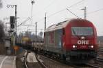OHE 270081 am 23.3.13 mit einem leeren Stahlwagenzug in Duisburg-Bissingheim.