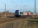 Integro 223 144 mit seinen  Schachtelexpress  am Haken am 02.12.2013 auf der Zwickauer Olzmannbrücke.