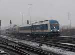 223 065 ist zusehen am 14.01.14 im Schneefall bei der Ausfahrt in Marktredwitz.