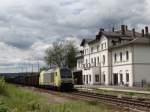 ER 20 002 ist am 16.05.14 mit dem Schrottzug in Pößneck zusehen.