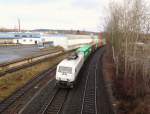 223 143 zu sehen mit einem Containerzug am 23.12.15 nach Wiesau hier in Marktredwitz.
Gruß zurück an den Tf :)