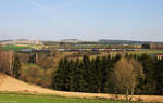 223 144 (92 80 1223 144-7 D-PRESS) mit DGS45398 von Cheb nach Neustadt (Donau) am 19.04.2015 bei Seußen