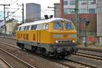 DB Bahnbaugruppe 225 010-8 beim Rangieren am 31.03.18 in Frankfurt am Main Westbahnhof.