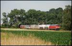 225 078 und 225 007 sind mit einem Unktautspritzzug nach Nrdlingen unterwegs. Aufgenommen im Juni 2008 bei Aalen.