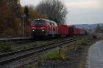 225 018-1 mit der g von Brilon Wald nach Paderborn, hier bei der Einfahrt am 04.11.2011 in den letzten mit Formsignalen versehenen Bahnhof an der oberen Ruhrtalbahn, Scherfede.