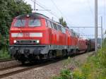 Damals fuhren sie noch bis Antwerpen. 225 023-1 und Schwesterlok mit einem gemischten Gterzug auf dem Weg von Aachen-West zum Antwerpener Hafen. Hier aufgenommen am 20/08/2008 bei Warsage, kurz vor Vis.