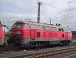 225 015-7 steht am 1. Mai 2012 im Aschaffenburger Hbf abgestellt.