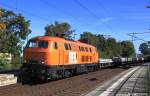 BBL 225 100-7 bei der Durchfahrt Hp. Ruppertsgrün vor Ganzzug Flachwagen mit Schwellen in Richtung Plauen, KBS 510 Dresden - Hof, fotografiert am 28.09.2013