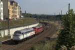  DGV 93067 von Bad Schandau nach Neumarkt Oberpfalz hier bei der Ausfahrt in Plauen ob. Bahnhof. Aufgenommen am 10.08.2015. Zugloks die 227 007-2 STRABAG und 227 008-0 Altmark Rail. 