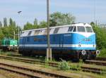 V 180-SP-020 (LKM 1966/280 003; 228 203) von SLG Spitzke Logistik in Dresden-Hafen, dahinter die ITL-Lok 106 002 (ex V60 DR) - 16.06.2005  