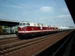 MEG 205 und MEG 2xx am 17.5.2002 in Berlin-Schnefeld Flughafen