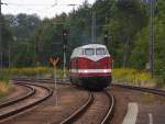 Da  Flachlandrenner  Dampflok 18 201 mit dem aus 9 Schnellzugwagen bestehenden Zug der  Sonderzugveranstaltungen Chemnitz  (SVC), am 01.09.2012 auf dem Weg von Dresden zu den XVIII.