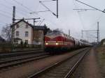 Die 228 321-6 holte am 31.01.13 einen Getreidezug in Neumark/V. ab.