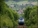 228 758 in der Steigung nach Grmpen mit dem Gourmetzug der  Rennsteigbahn  am 02.06.2013.