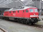 BR  232 561 durchfhrt den Lbecker Hbf mit einem Gterzug langsam auf ein haltzeigendes Signal zu. (10.08.2008)