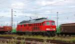 232 693 hat am 03.08.09 einen Gterzug in den Rbf Magdeburg-Rothensee gebracht und setzt nun von ihm ab.