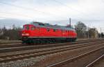 232 262-6(die mit dem neuen Fhrerstand) sieht aus wie frisch aus dem Ei gepellt, als sie am 22.02.2010 den Bahnhof Leipzig-Wiederitzsch durchfhrt.