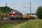 Endlich kam ich auch mal diese Schönheit vor die Linse. BR 232 223-8 der DB Bahnbau mit einem Bauzug unterwegs in Richtung Lüneburg. Leider durch Graffitis verunstaltet aber es war meine Erste. Höhe Bardowick, 05.06.2018.