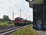 232 668-4 kommt mit einem Kalkzug durch Lintorf gen Entenfang gefahren.