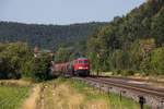 232 583 fährt mit einem gemischten Güterzug durch Nabburg in Richtung Hof, aufgenommen am 13. Juli 2018.