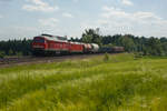 232 093-5 mit dem EZ 51724 von Nürnberg Rbf nach Leipzig Engelsdorf bei Waldershof, 10.05.2017