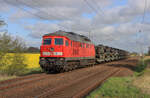 DB Cargo 232 280 (eine von 3 alt- belüfteten Verkehrsroten 232ern bei Cargo), mit einem Millitärzug, welcher am 07.05.2022 in Hagenow startete, bis Rostock Seehafen fuhr und von dort aus am Morgen des 08.05.2022 weiter nach Pasewalk Drögeheide fuhr. Aufgenommen am 08.05.2022 in Wüstenfelde. L.G. zurück an den Lokführer.