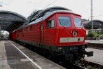 232 117 steht am 7.8.10 mit DB Notfalltechnik Zug in Krefeld Hbf und wartet auf Weiterfahrt