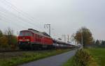 232 209-7 fuhr am 10.11.2012 mit einem Autozug von Osnabrck nach Emden, hier in Leer.