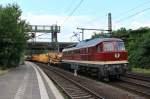 232 088-5 mit einem Bauzug am 31. Juli 2013 in HH-Harburg.