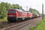 232 093-5 und 232 587-6 dröhnen mit einem gemischtem Güterzug durch Leipzig-Thekla. Aufgenommen am 12.07.2013.