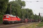 232 131 am 17.7.13 mit 261 101 und einem Rhrenzug in Ratingen-Lintorf.