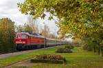 Der erste EC-Umleiter bei Tageslicht - der EC 111 - , geführt von 232 259-2, wurde am Morgen des 26.10.14 in Walpertskirchen fotografisch festgehalten.