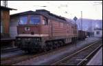 132136 wartet mit einem Güterzug im Bahnhof Blankenburg am 17.3.1990 auf Ausfahrt.