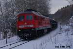 Die HU-frische 232 703 folgte im Blockabstand zu 232 252 mit einem weiteren Autozug in ri. NNR am 01.02.15 bei Arzberg