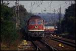 DR 132158 fährt am 5.10.1991 um 12.41 Uhr aus Berlin kommend mit dem IC 601  Rheinland  in den Grenzbahnhof Helmstedt ein.