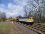 V300.18 (92 80 1232 446-5D-SGL) mit einem Bauzug am 13.04.13 an der Schpsdrehe kurz vor Plauen/Vogtland.