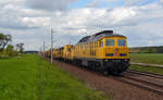 Mit dem MFS 832(Material-Förder- und Siloeinheit) der Bahnbaugruppe am Haken rollte der Tiger 233 493 am 29.04.17 durch Rodleben Richtung Roßlau.