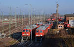 Blick auf die Abstellflächen des Cargo-Betriebswerkes Halle(S). Neben diversen Ludmillen und Rangierloks hat sich auch 212 329 am 14.01.18 dazugesellt.