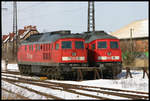 In Großkorbetha warteten 1m 27.2.2005 die Ludmilla 232254-3 und die 233643-6 auf ihren nächsten Einsatz.